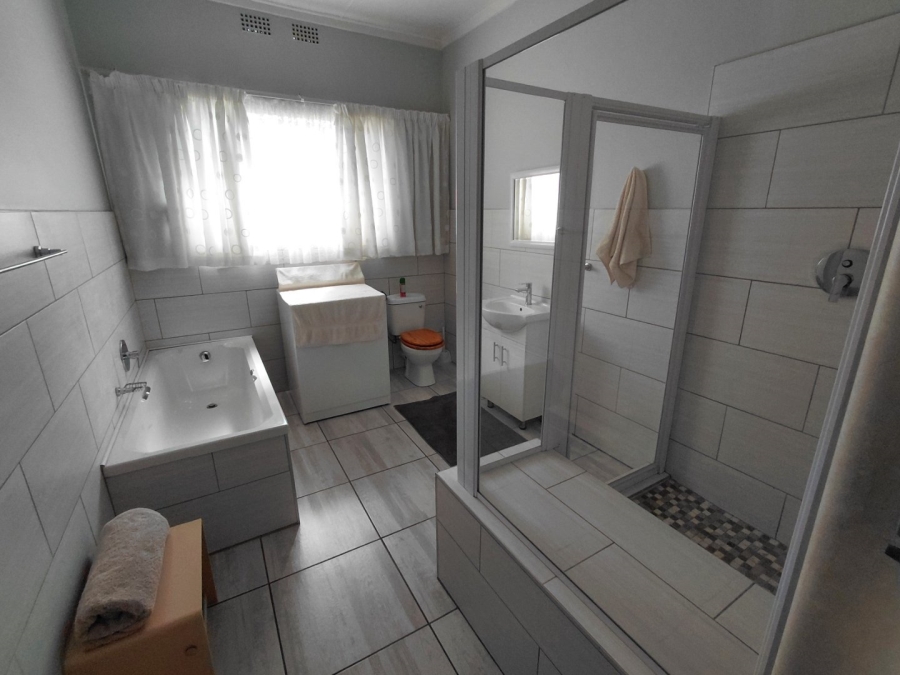 4 Bedroom Property for Sale in Wilgenhof Free State